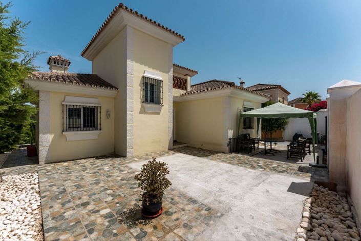 Image No.4-4 Bed Villa for sale