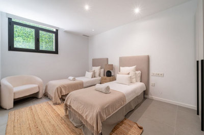 ay3lvgm3up11-20939a0134ad724a8cb2a801094d15a4