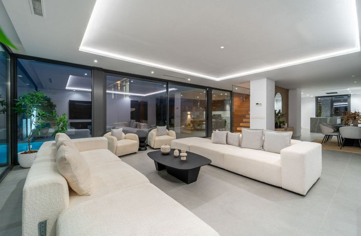 Image No.7-5 Bed Villa for sale