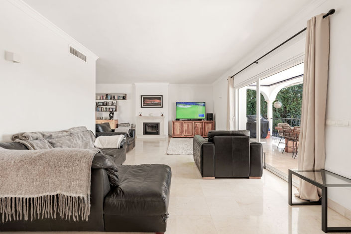 Image No.12-4 Bed Villa for sale