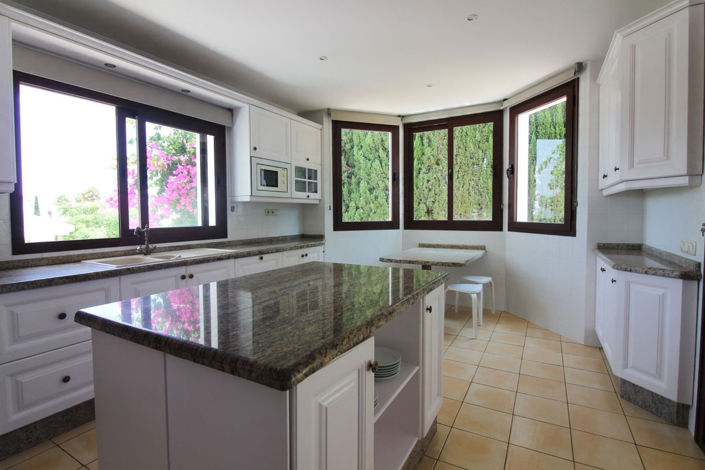 Image No.9-4 Bed Villa for sale