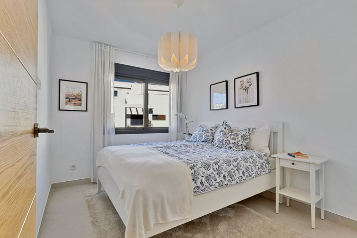 Image No.18-3 Bed Townhouse for sale