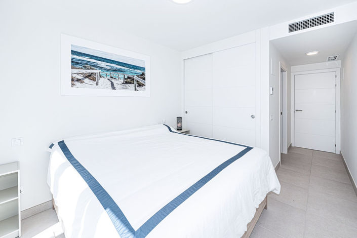 Image No.17-4 Bed Townhouse for sale