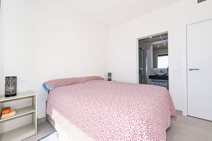 Image No.19-4 Bed Townhouse for sale