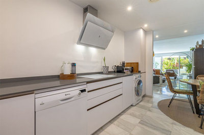 15f52qecc3j7-aa4cc561180b369757c0bb4af9886cd3