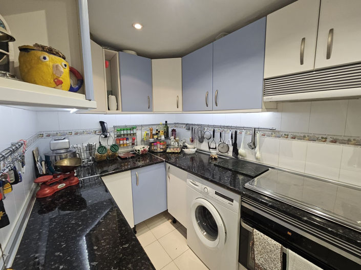 Image No.8-3 Bed Apartment for sale