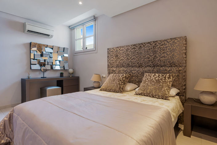 Image No.22-5 Bed Townhouse for sale