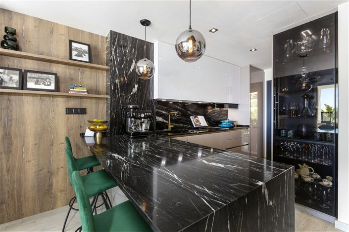 Image No.11-3 Bed Townhouse for sale