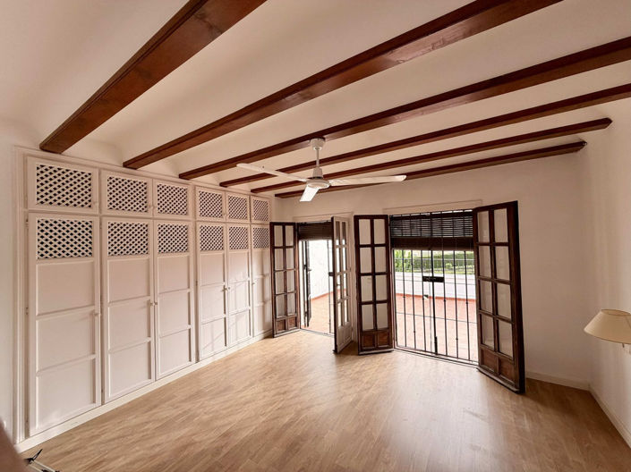 Image No.6-3 Bed Townhouse for sale