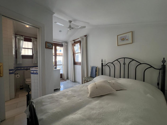 Image No.15-3 Bed Townhouse for sale