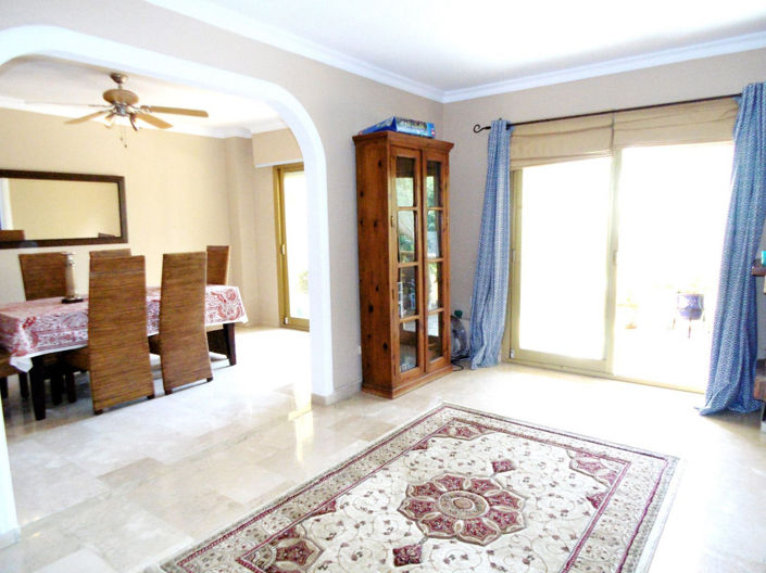 Image No.10-4 Bed Townhouse for sale