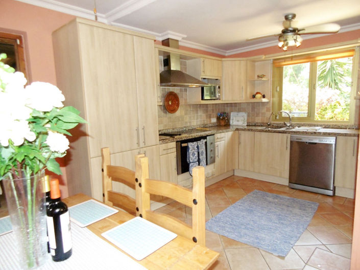 Image No.14-4 Bed Townhouse for sale