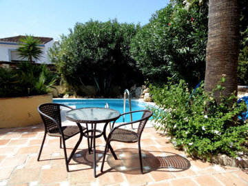 bozyjp0aoim2-5bd7b9d04b45e33852eaf0ec6670150d