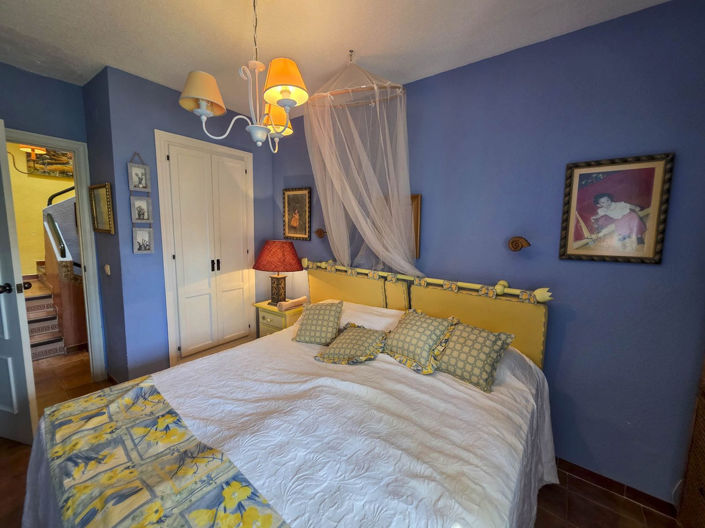 Image No.14-3 Bed Townhouse for sale