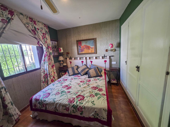 Image No.18-3 Bed Townhouse for sale