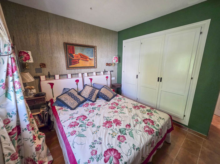 Image No.19-3 Bed Townhouse for sale