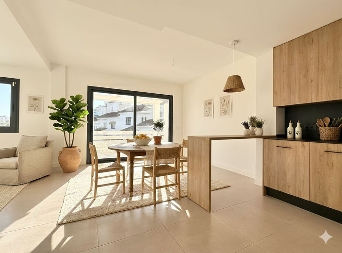 Image No.12-3 Bed Townhouse for sale