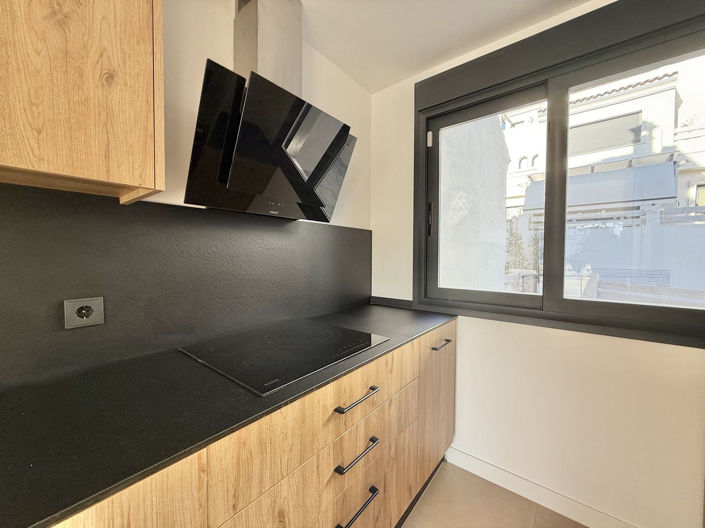 Image No.17-3 Bed Townhouse for sale