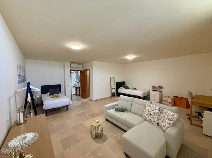 Image No.8-4 Bed Townhouse for sale