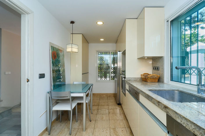 Image No.10-3 Bed Townhouse for sale