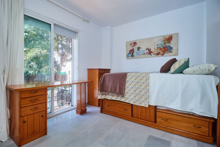 Image No.14-3 Bed Townhouse for sale