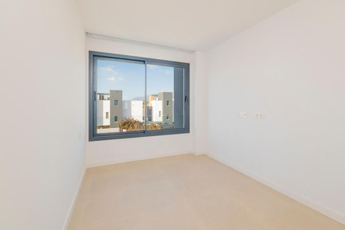 Image No.10-3 Bed Townhouse for sale