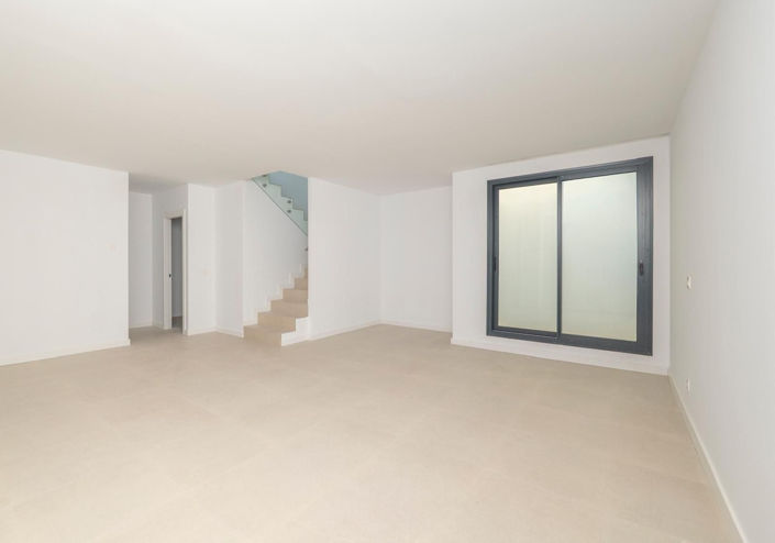 Image No.5-3 Bed Townhouse for sale