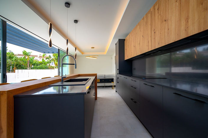 Image No.15-4 Bed Villa for sale