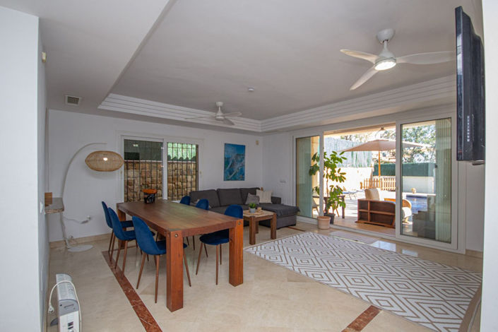 Image No.14-4 Bed Townhouse for sale