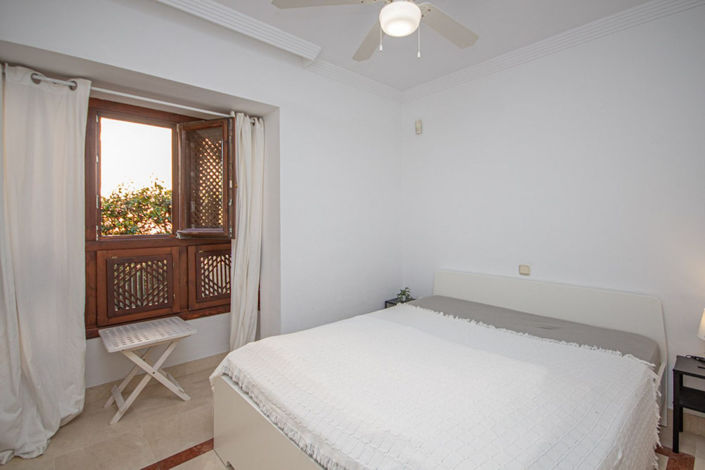 Image No.19-4 Bed Townhouse for sale