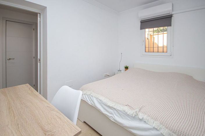 Image No.20-4 Bed Townhouse for sale