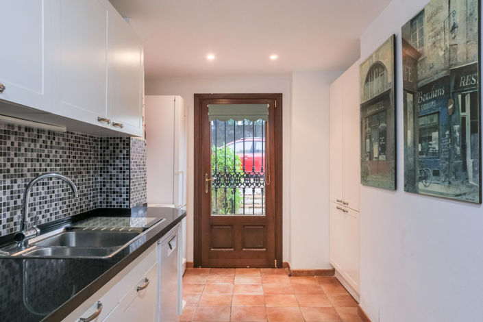 Image No.10-3 Bed Townhouse for sale