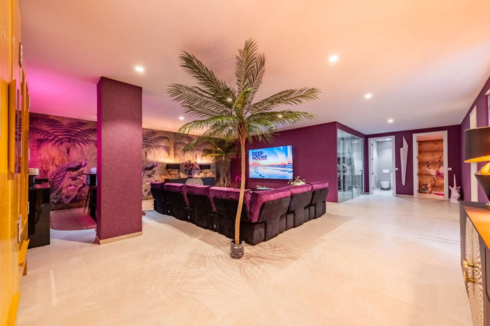 Image No.11-7 Bed Villa for sale