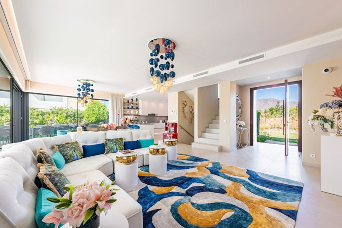 Image No.9-7 Bed Villa for sale