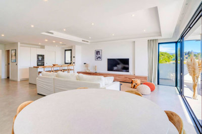 n03ba4wplv7-aa4cc561180b369757c0bb4af9886cd3