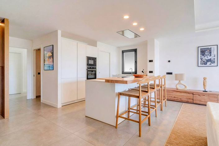 Image No.15-4 Bed Apartment for sale