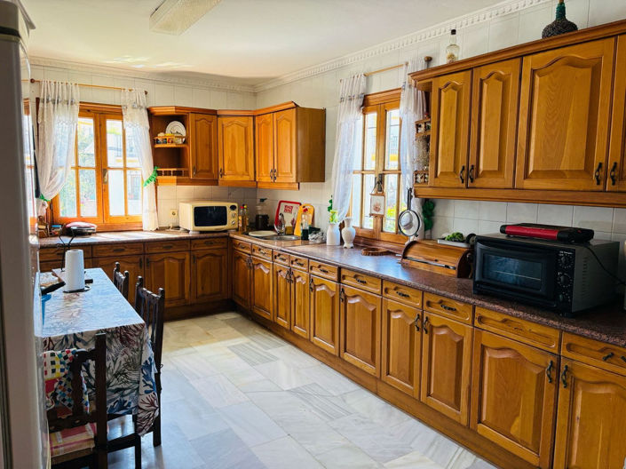 Image No.10-5 Bed Townhouse for sale