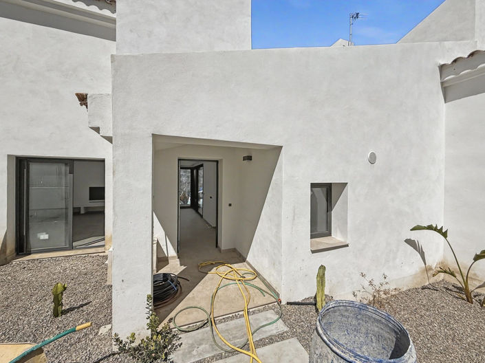 Image No.3-2 Bed Townhouse for sale