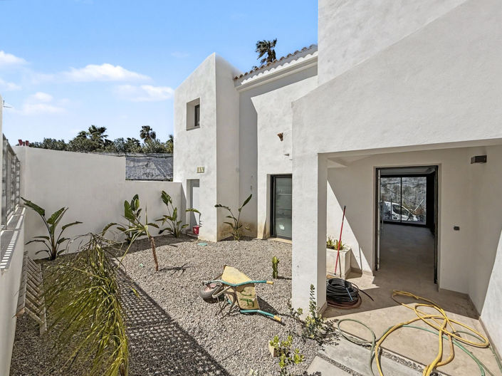 Image No.5-2 Bed Townhouse for sale