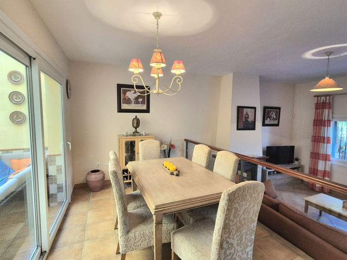 Image No.12-3 Bed Townhouse for sale