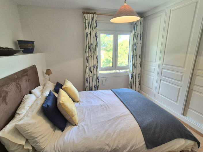 Image No.17-3 Bed Townhouse for sale