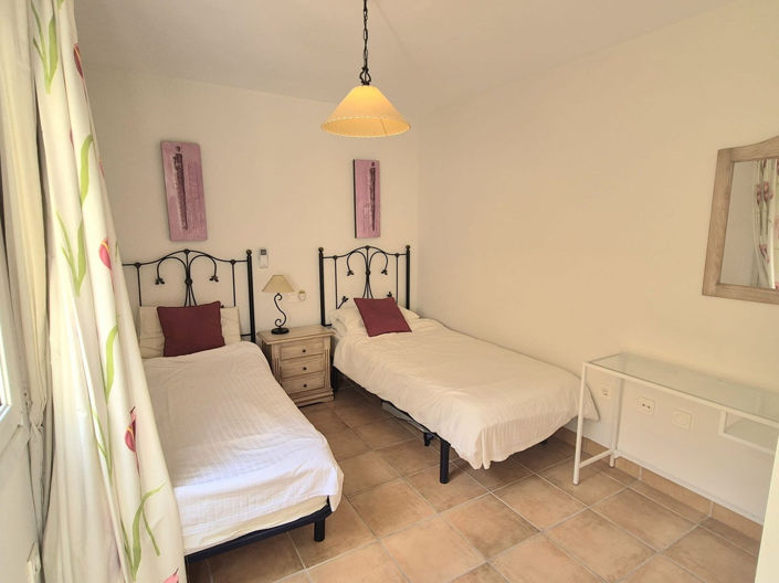 Image No.21-3 Bed Townhouse for sale