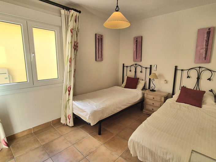 Image No.22-3 Bed Townhouse for sale