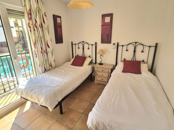 Image No.23-3 Bed Townhouse for sale