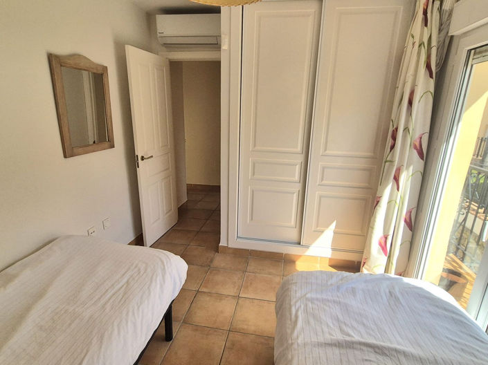 Image No.25-3 Bed Townhouse for sale