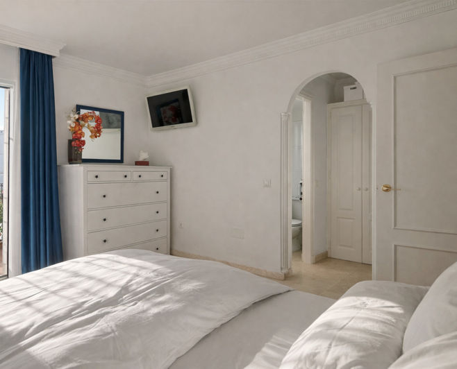 Image No.12-4 Bed Townhouse for sale