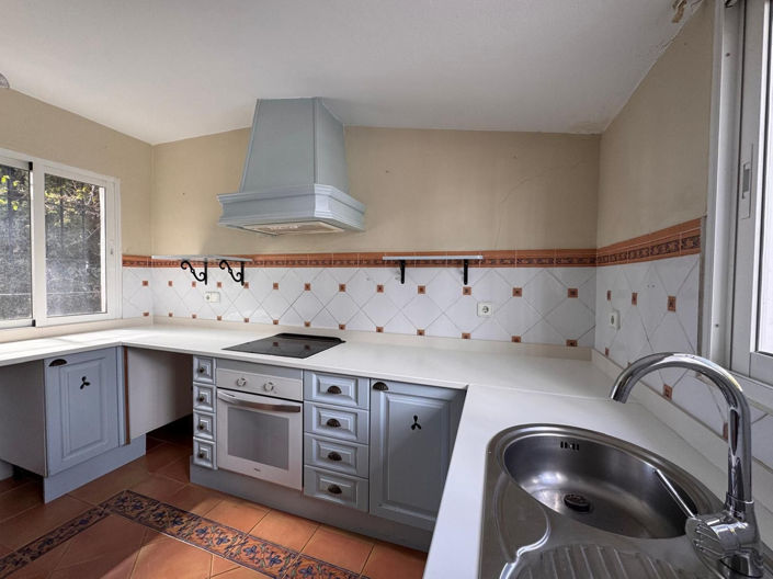 Image No.10-3 Bed Townhouse for sale