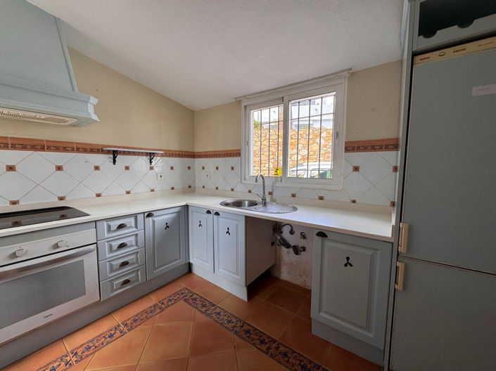 Image No.11-3 Bed Townhouse for sale