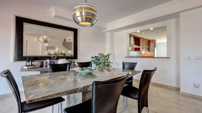 Image No.10-4 Bed Townhouse for sale