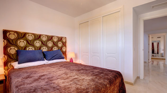 Image No.16-4 Bed Townhouse for sale